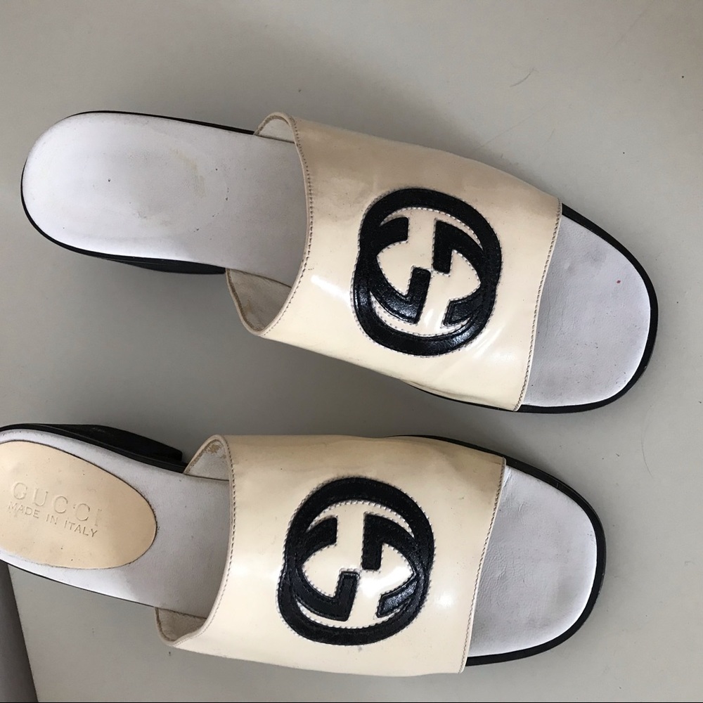 Super cute Authentic Vintage Gucci wedges